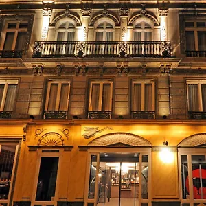 **** Otel New Roblin Fransa